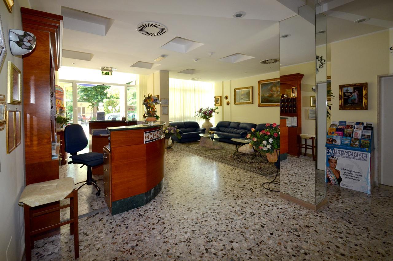 Hotel Cristina Hospitality Centrale (Adults Only) Riccione Luaran gambar