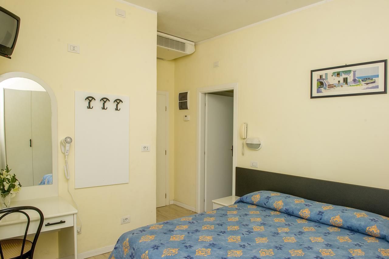 Hotel Cristina Hospitality Centrale (Adults Only) Riccione Luaran gambar